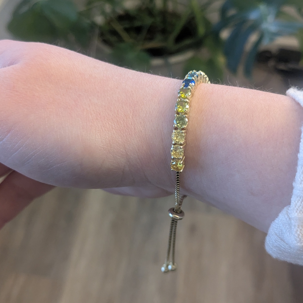 Multicolor Gradient Bracelet - Picture 4 of 6